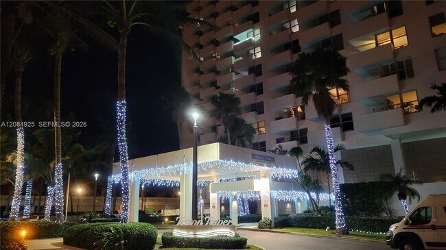 Foto del edificio - 2899 Collins Ave