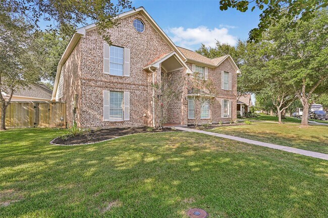 Building Photo - 313 Winding Oak Ln S