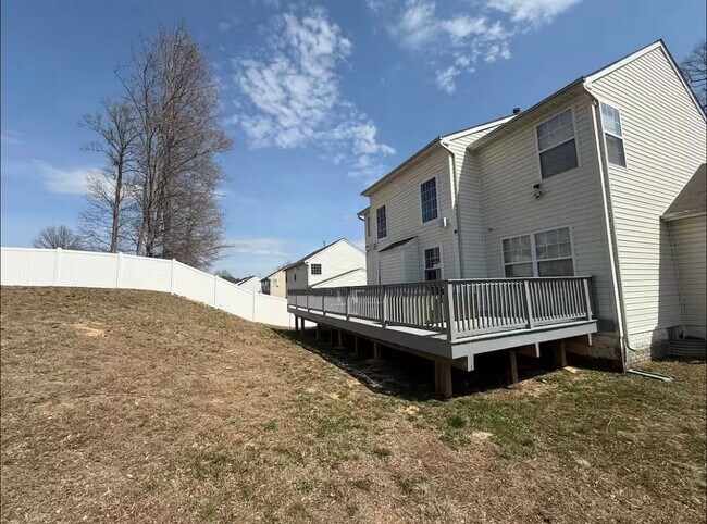 Foto del edificio - 11104 Rhodenda Ave