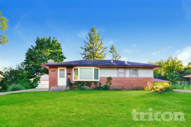 Building Photo - 3701 Woodbine Ln
