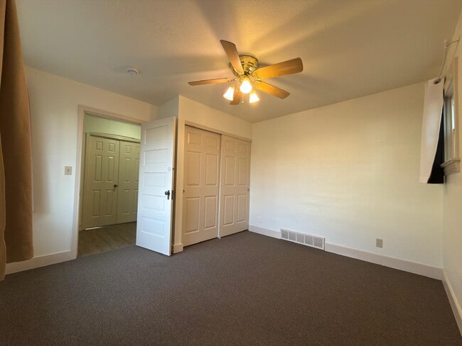 Building Photo - 320 E Indiana Ave