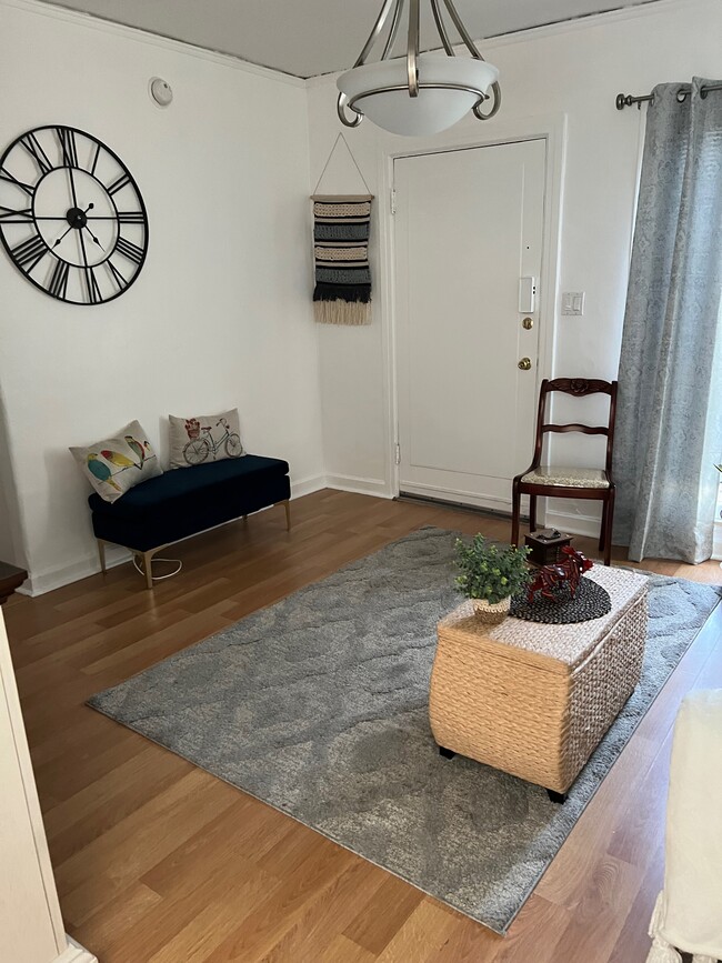 Living Room - 3881 S Gramercy Pl