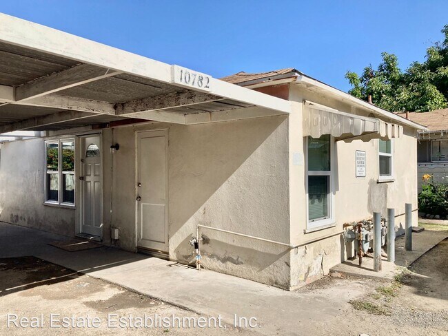 Building Photo - 10782-10790 Stanford Ave