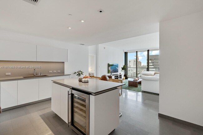 Foto del edificio - 88 SW 7th St