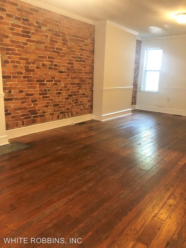 Foto del edificio - 2 br, 1 bath House - 1538 N. Van Buren St