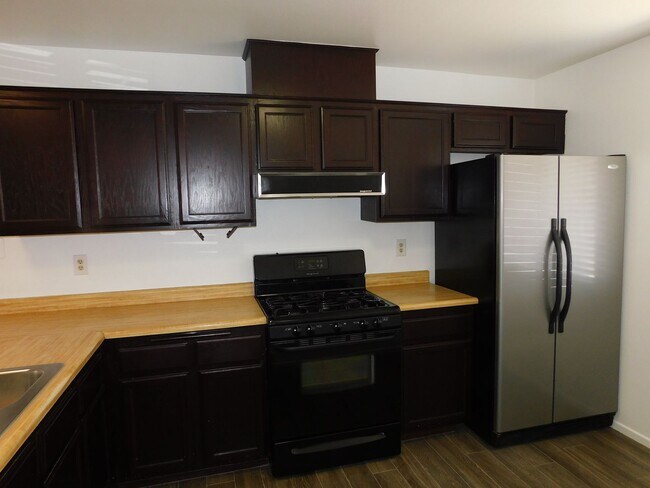 Building Photo - 435 Barrett