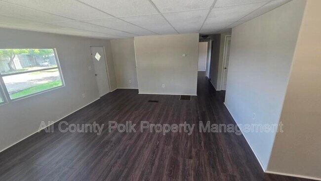Foto del edificio - 2735 W 10th St