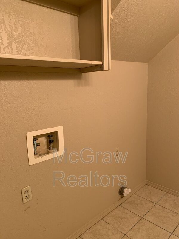 Building Photo - 13220 CR 1561