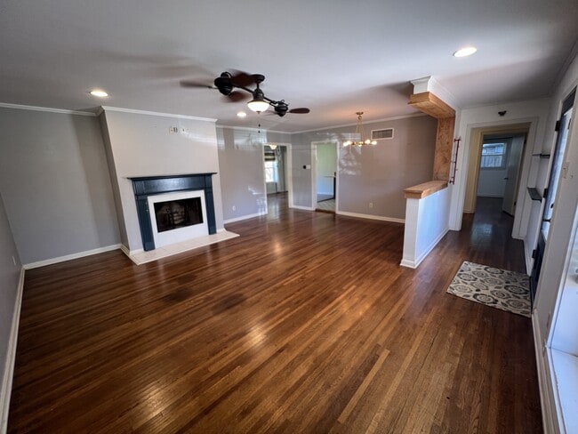 Foto del edificio - 129 Fernhill Ave