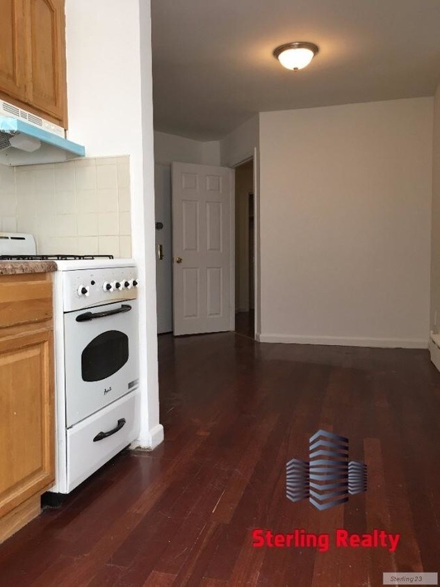 2277 Steinway St, Astoria, NY 11105 Condo for Rent in Astoria, NY