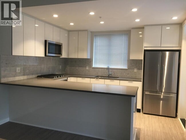 Building Photo - 2632 Library Ln