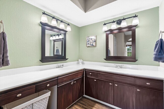 Foto del edificio - 140 W Rockford Dr