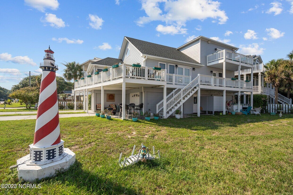 Primary Photo - 720 Fort Fisher Blvd N