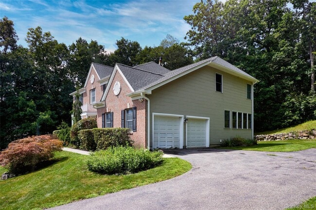 Building Photo - 23 Cedar Dr
