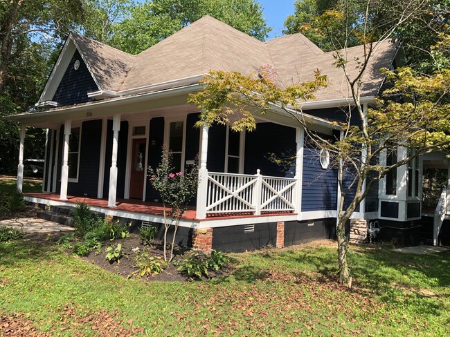 Foto del edificio - Remodeled Historic home close to downtown