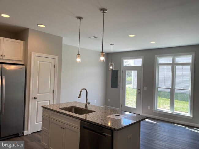 Foto del edificio - 114 Coralyrose Ct