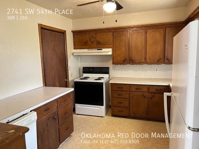 Building Photo - 2741 SW 54th Pl
