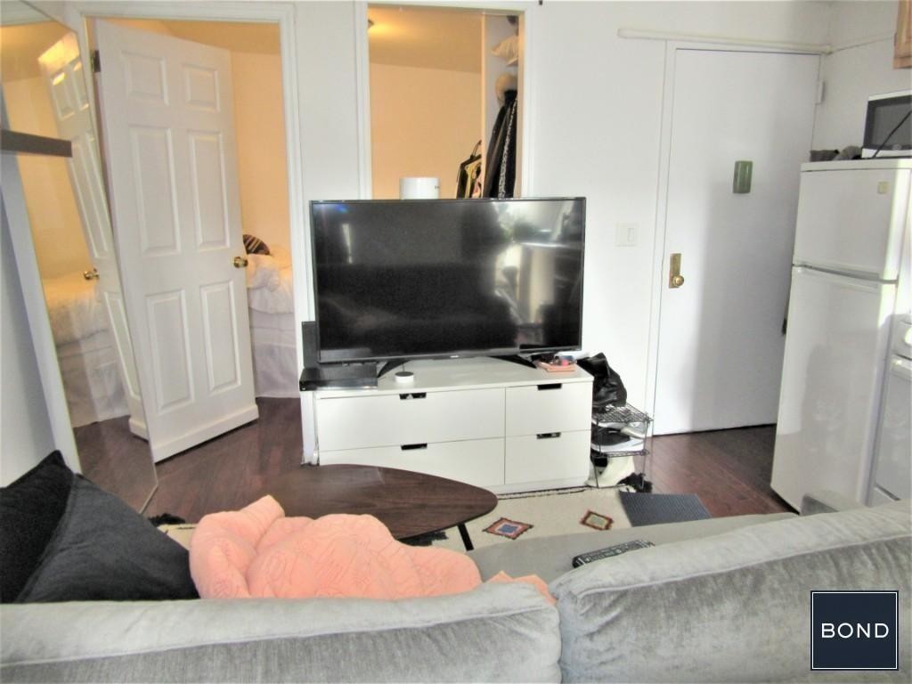 Foto principal - 520 East 6th Street