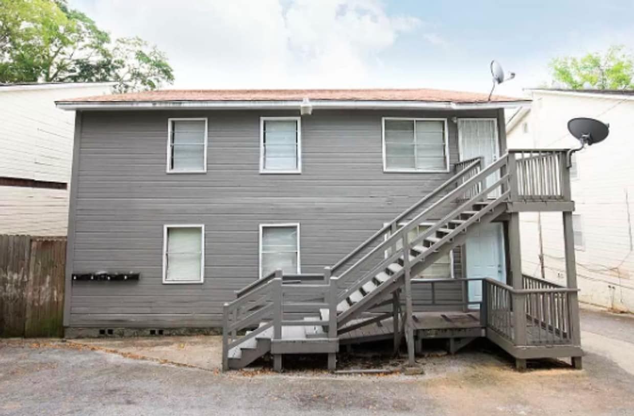 Primary Photo - 8017 1st Ave S
