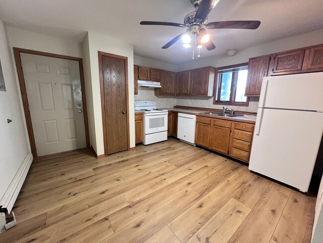 Building Photo - One Bedroom Apartment in Byron Center!