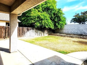 Building Photo - 6508 N Lodi Ave