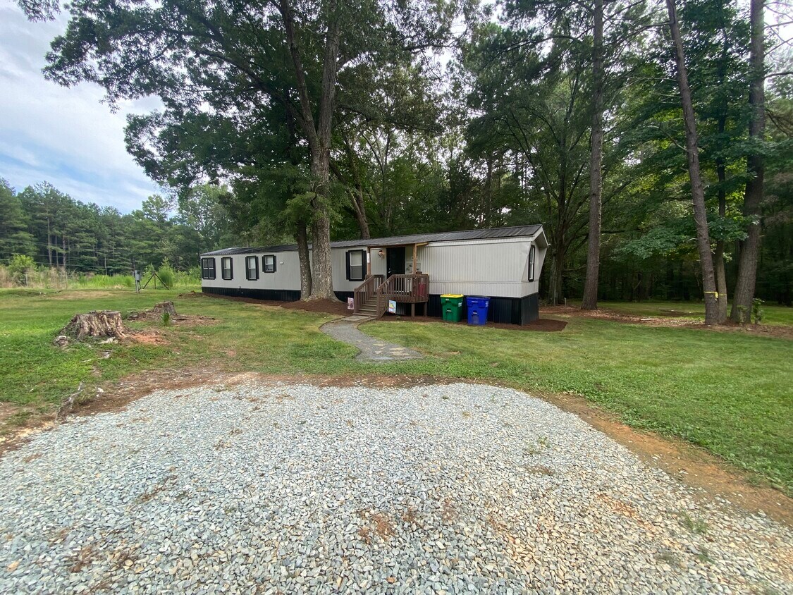 Foto principal - 417 Ranch Rd
