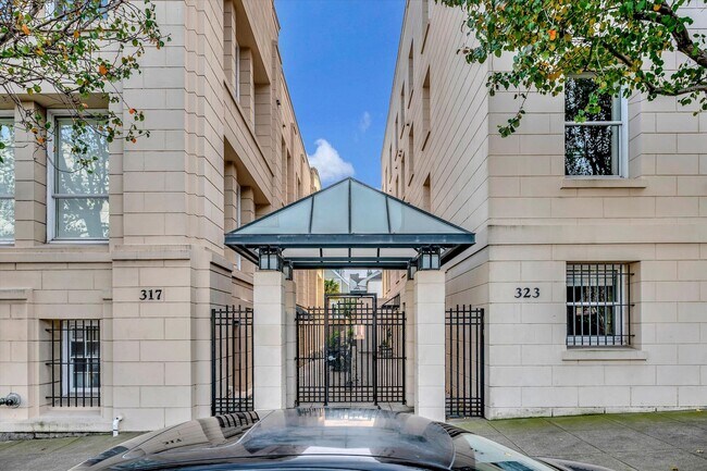 Building Photo - Prime Location Condo in Noe Valley - Please Contact for Showing Availability!