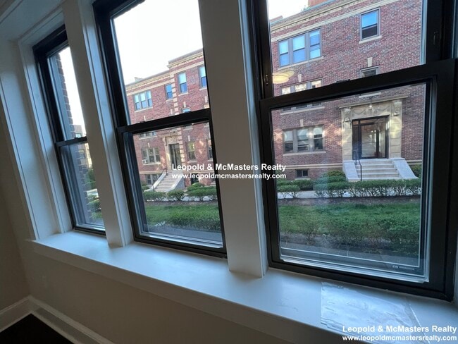 Building Photo - 130 Longwood Ave