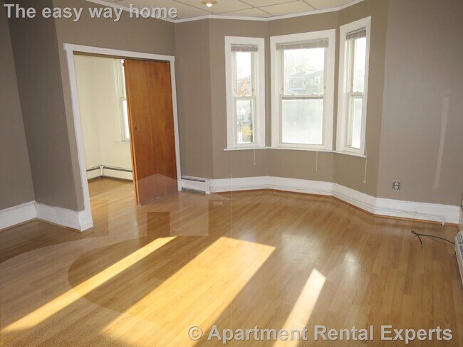 Foto del edificio - 741 Somerville Ave