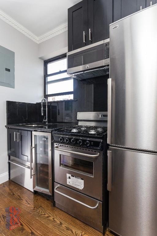 Foto del edificio - 212 E 105th St