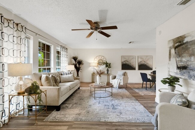 Building Photo - 1100 Pinellas Point Dr S
