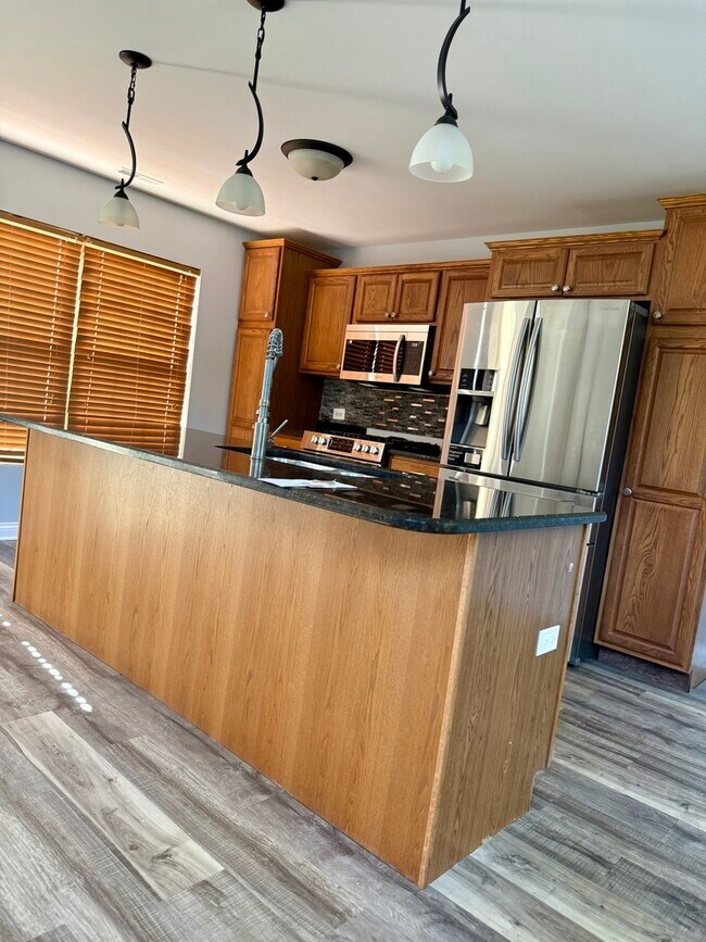 Foto del edificio - 15544 Greenwood Rd