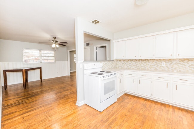 Foto del edificio - 3705 42nd St