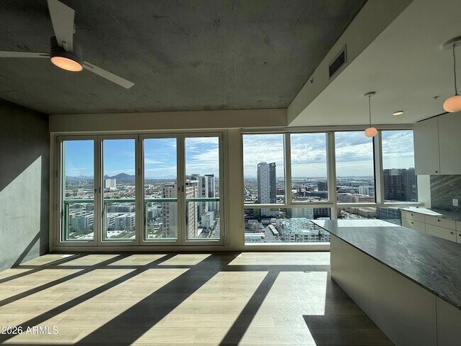 Foto del edificio - 777 N Central Ave