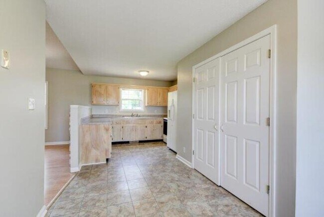 Building Photo - 2009 Timberline Cir