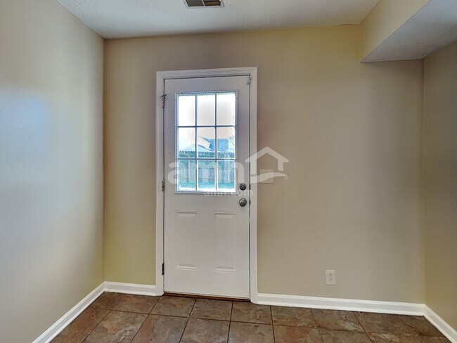 Foto del edificio - 1428 Westview Dr