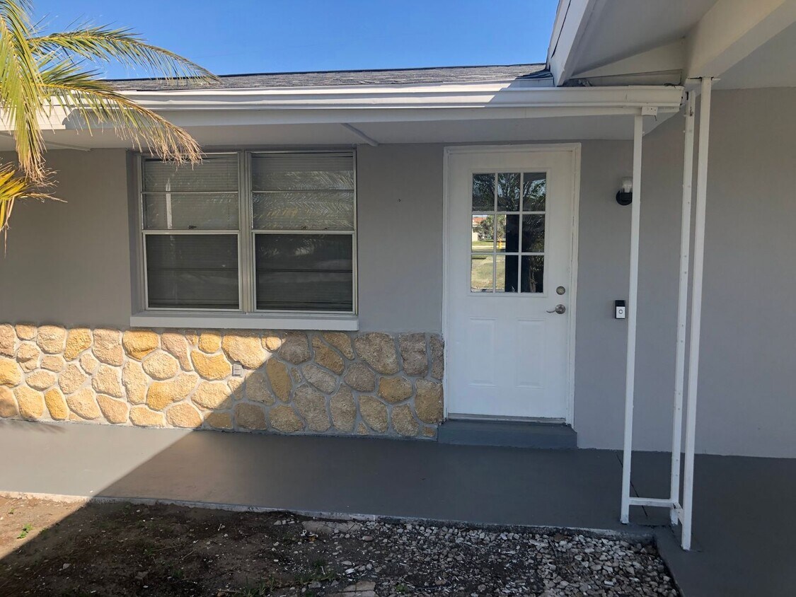 Primary Photo - Tudor Dr Duplex