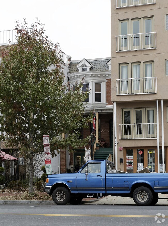 Foto del edificio - 2134 Wisconsin Ave NW