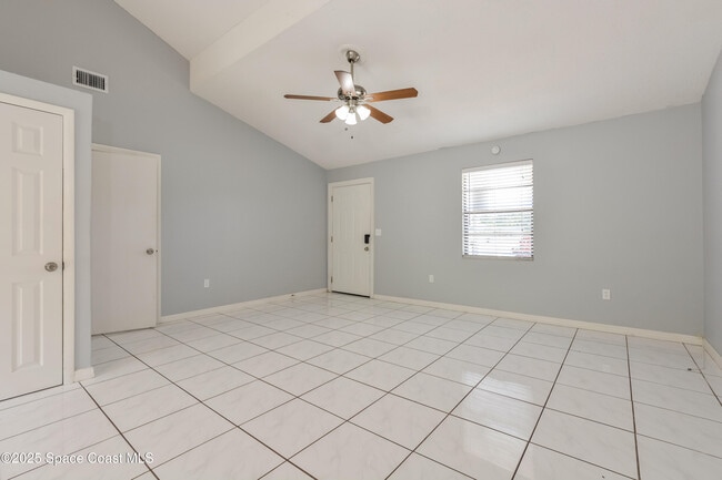 Foto del edificio - 2097 Fallon Blvd NE