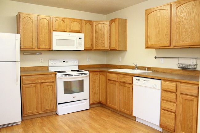 Building Photo - 6731 N Albina Ave