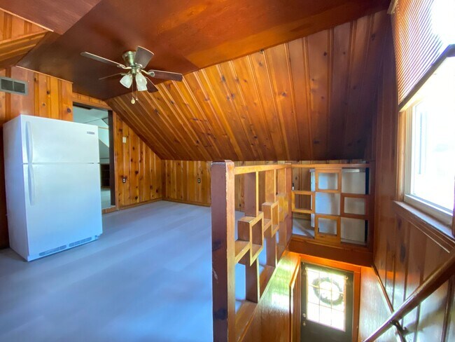 Foto del edificio - 105 E Parkwood Dr