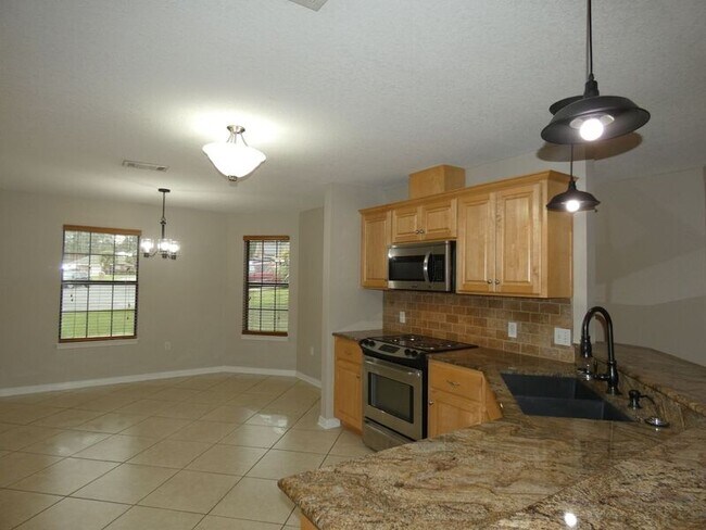 Building Photo - 3552 S Hampton Way
