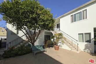 Building Photo - 729 9th St