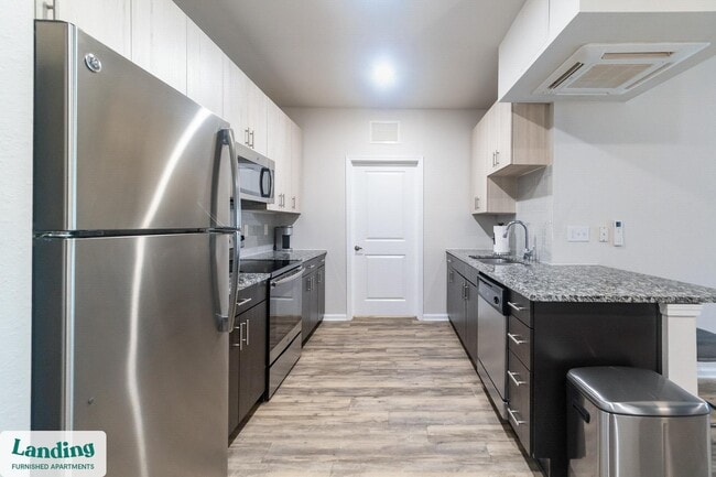 Foto del edificio - 655 W Mallard Creek Church Rd