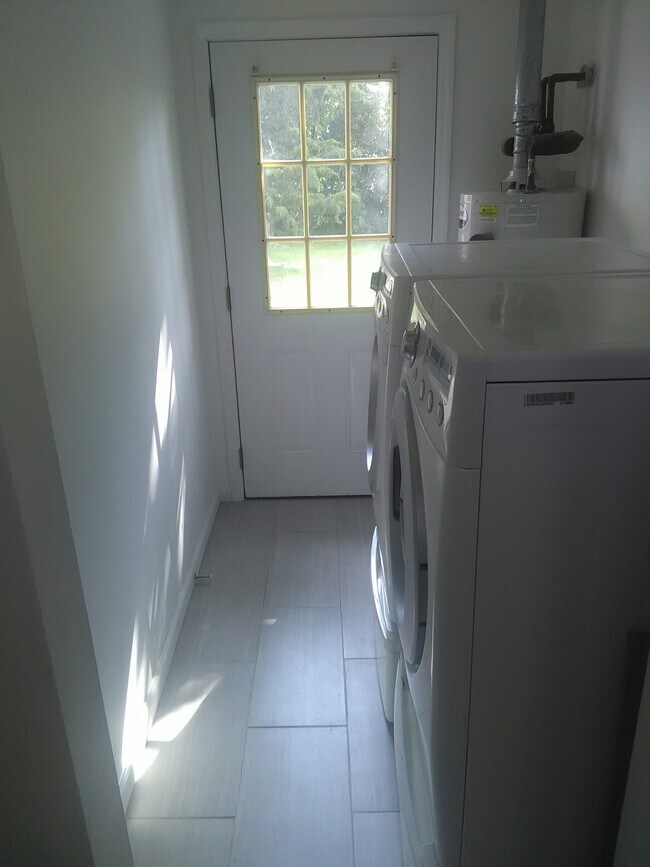 LAVADERO - 324 Fisher Avenue