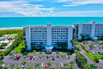 Building Photo - 5061 N Hwy A1A