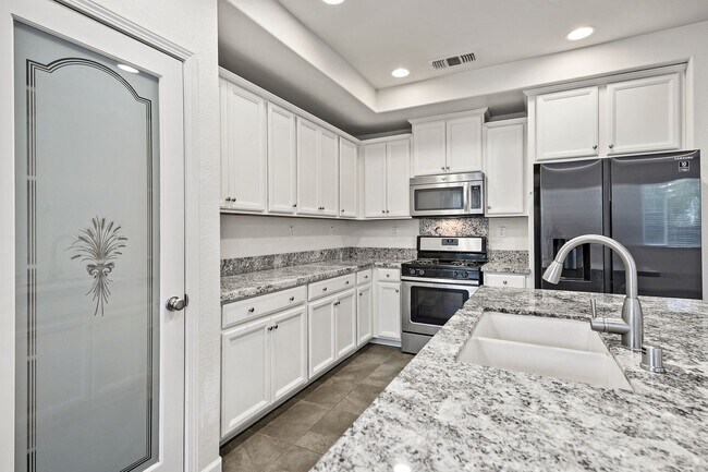 Foto del edificio - 3 bedroom 2.5 bath Single Family Home