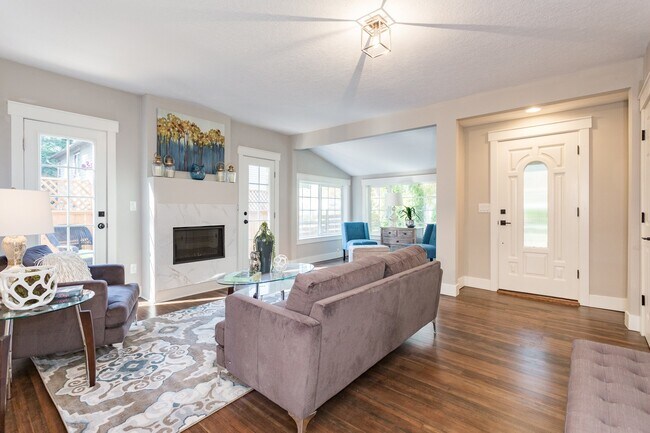 Foto del edificio - Gorgeous Lake Oswego Remodeled Cottage