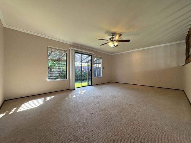 Building Photo - Spacious 3BD/2BA Redwood City Home | Two L...