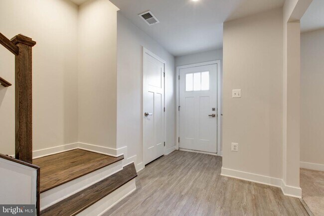 Foto del edificio - 149 Lyons Crk Dr